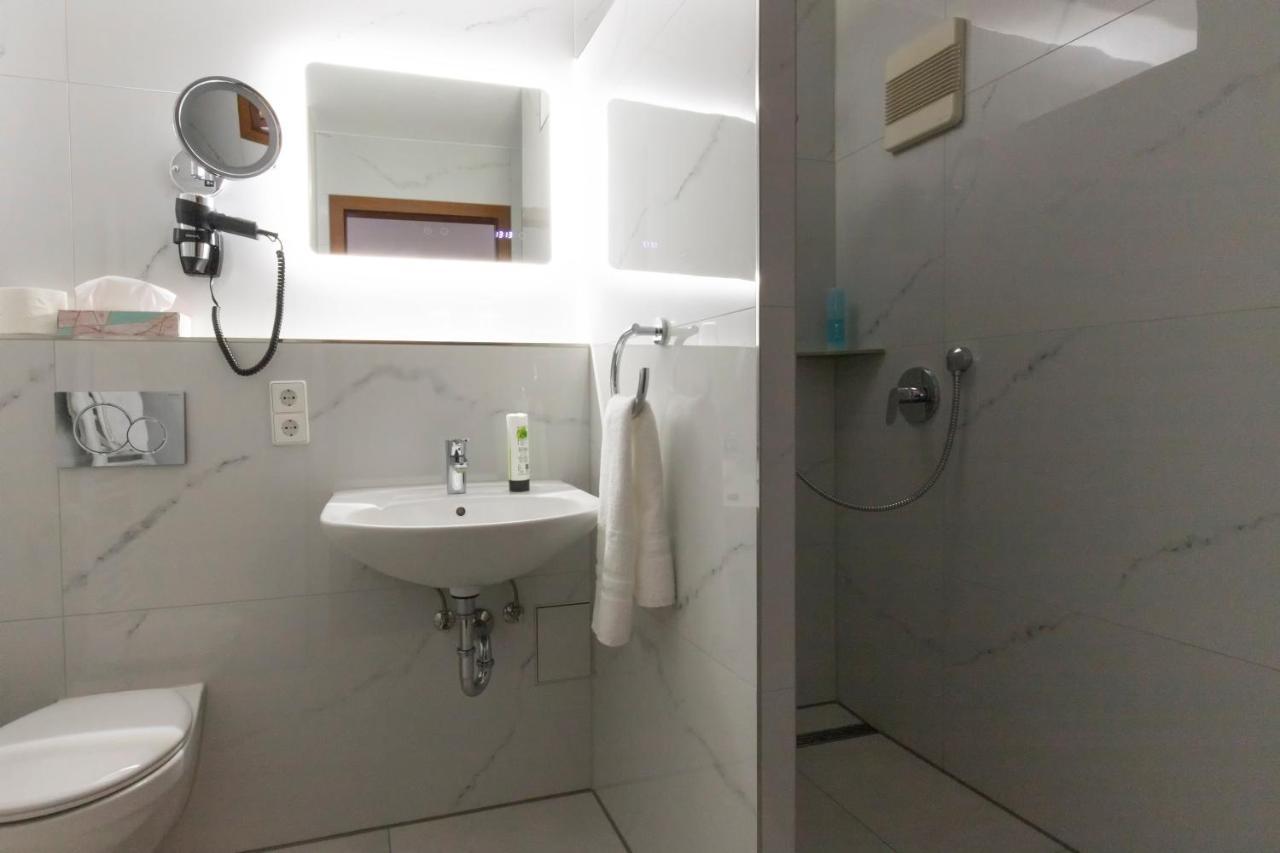 Hotel Baer Sinsheim Luaran gambar
