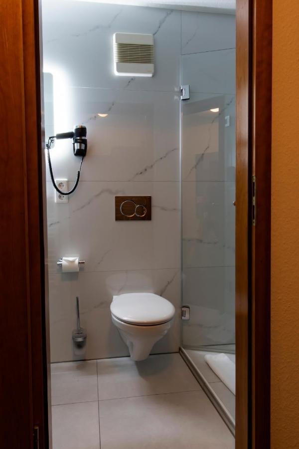 Hotel Baer Sinsheim Luaran gambar