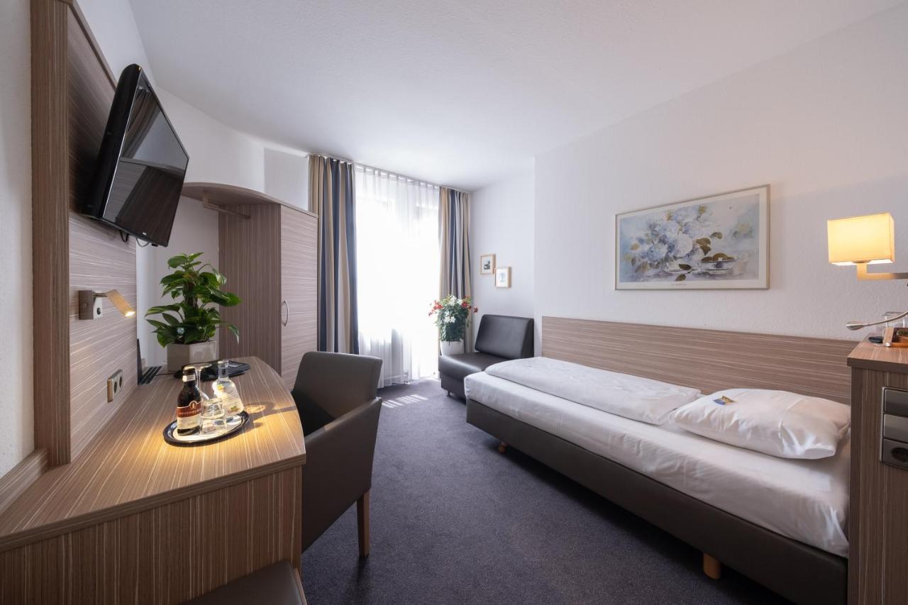 Hotel Baer Sinsheim Luaran gambar
